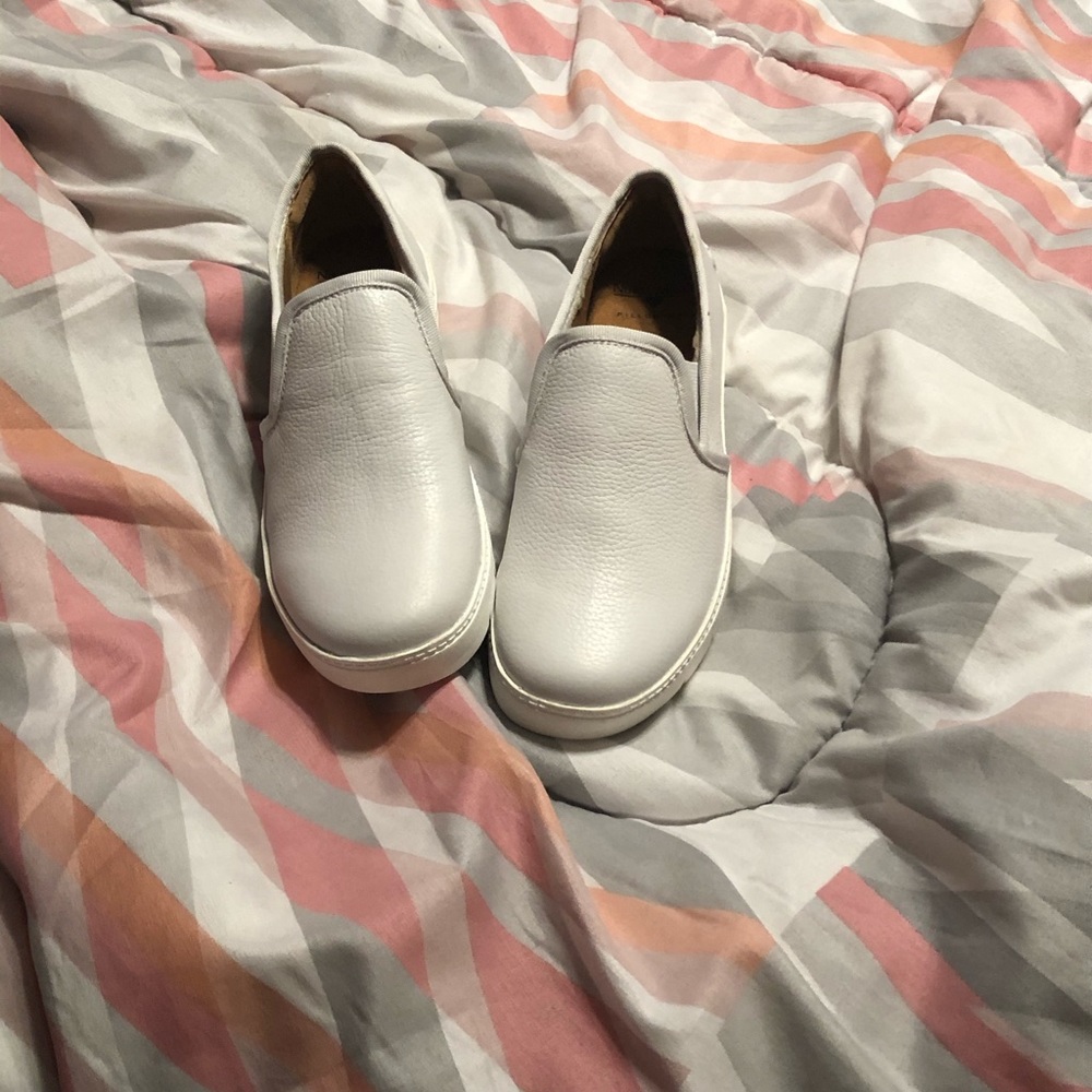 Nursing shoes